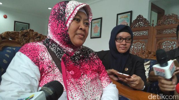 Tangisan Ibu Penjual Susu Kedelai Saat Bertemu Presiden Jokowi