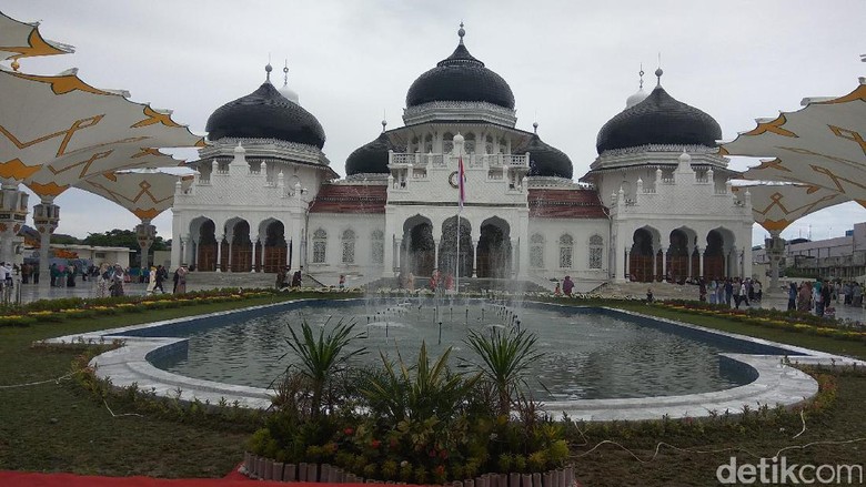 JK: Masjid Baiturrahman di Serambi Mekah Bergaya Madinah