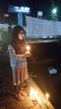 Aksi menyalakan lilin sendirian untuk Ahok yang viral di medsos