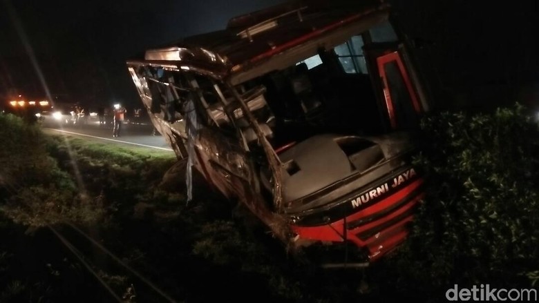 Polisi: Bus Murni Jaya Kecelakaan Saat Menyalip Truk Polisi: Bus Murni Jaya Kecelakaan Saat Menyalip Truk