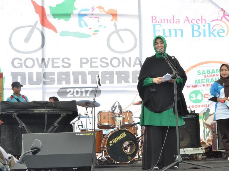 Peserta Gowes Nusantara Semarakkan Fun Bike HUT Kota Banda Aceh Peserta Gowes Nusantara Semarakkan Fun Bike HUT Kota Banda Aceh