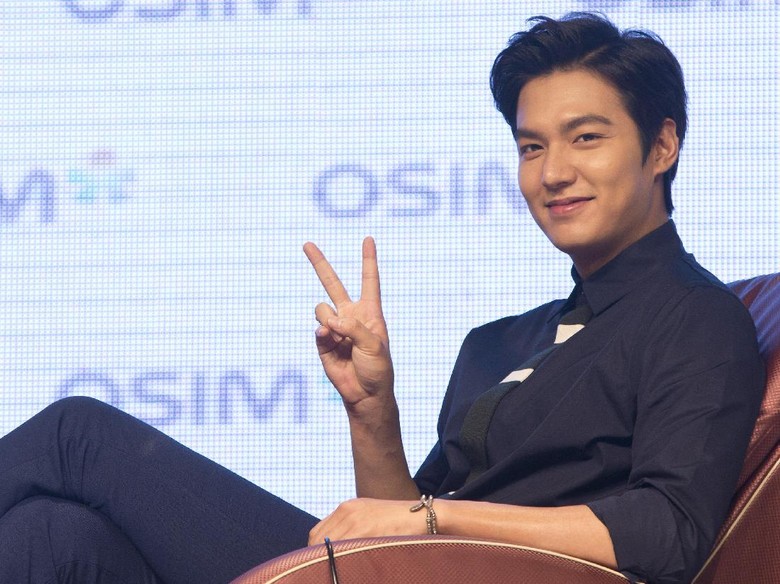 Baru Masuk Wamil, Lee Min Ho Diizinkan Pulang Cepat untuk Temui Pacar? Baru Masuk Wamil, Lee Min Ho Diizinkan Pulang Cepat untuk Temui Pacar?