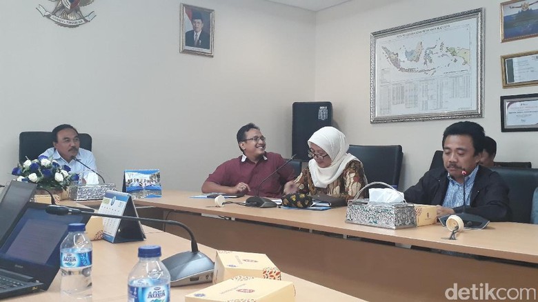 Ajak Makan Ikan, Susi Beri Bantuan Benih Lele ke Pesantren Ajak Makan Ikan, Susi Beri Bantuan Benih Lele ke Pesantren