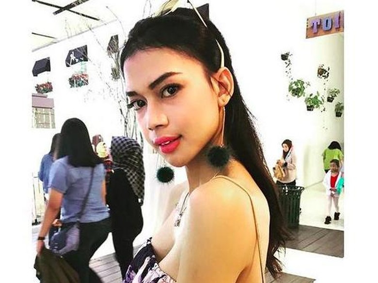 Meme detikHOT: Dinda Syarif di Ganasnya Gerbong KRL Wanita Meme detikHOT: Dinda Syarif di Ganasnya Gerbong KRL Wanita