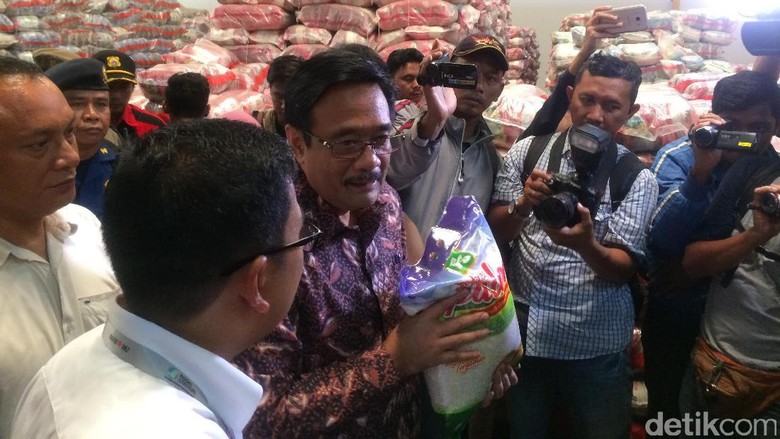 Begini Cara Djarot Cegah Penimbunan Sembako Jelang Ramadan Begini Cara Djarot Cegah Penimbunan Sembako Jelang Ramadan