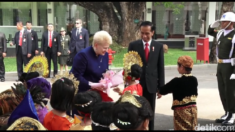 Jokowi Bertemu Presiden Lithuania, Bahas Energi Hingga Sawit Jokowi Bertemu Presiden Lithuania, Bahas Energi Hingga Sawit