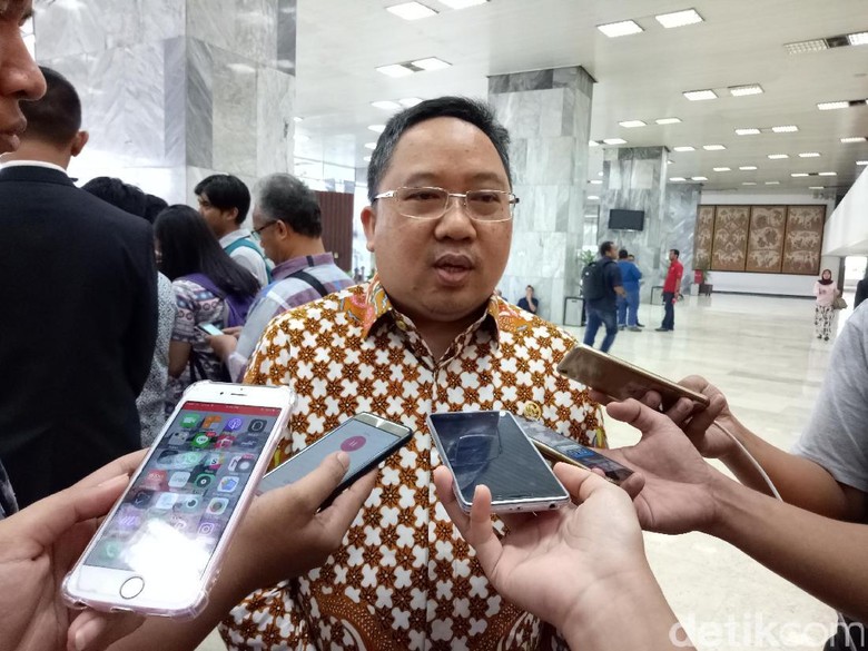 Sindir PKB soal Sekolah 8 Jam 5 Hari, PPP: Tak Perlu Mengancam Sindir PKB soal Sekolah 8 Jam 5 Hari, PPP: Tak Perlu Mengancam