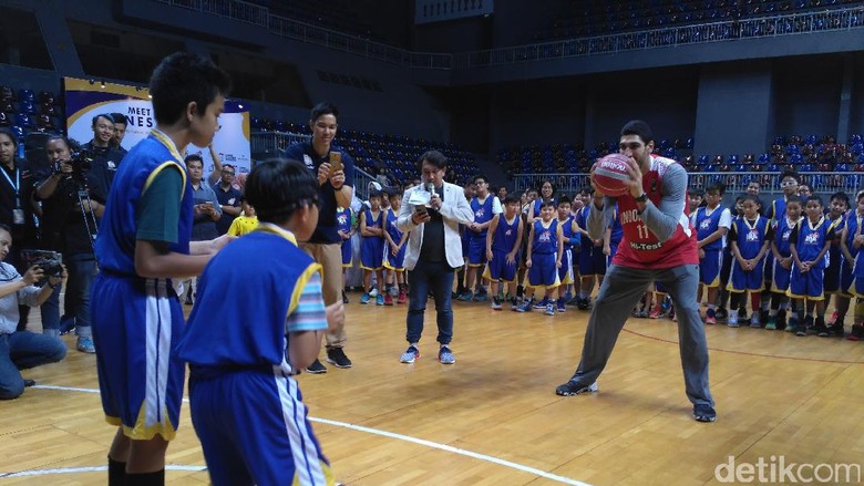 Pebasket Indonesia Diminta Tiru Kegiatan Sosial Pemain NBA Pebasket Indonesia Diminta Tiru Kegiatan Sosial Pemain NBA