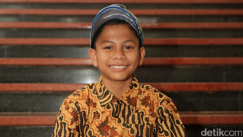 Profil Naufal Raziq, Bocah 15 Tahun Penemu Listrik dari Pohon Kedondong Profil Naufal Raziq, Bocah 15 Tahun Penemu Listrik dari Pohon Kedondong