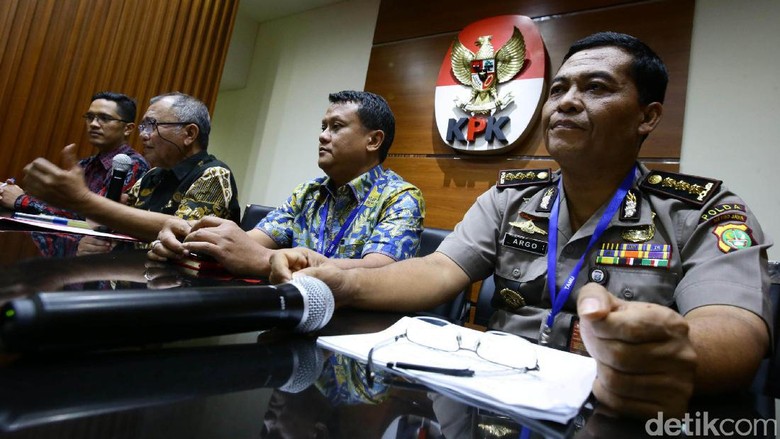 Penyidik Analisis Kasus Ditangani Novel Termasuk yang Terkait Polisi Penyidik Analisis Kasus Ditangani Novel Termasuk yang Terkait Polisi