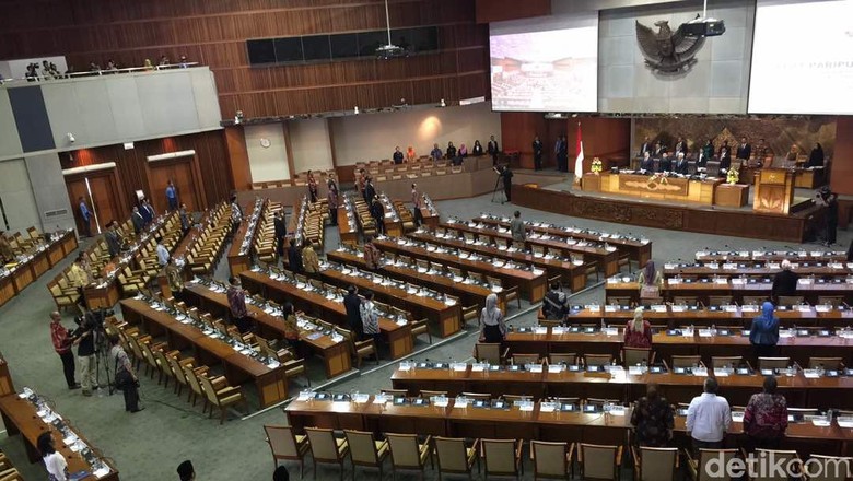 428 Anggota DPR Tak Hadir di Paripurna Laporan BPK 428 Anggota DPR Tak Hadir di Paripurna Laporan BPK