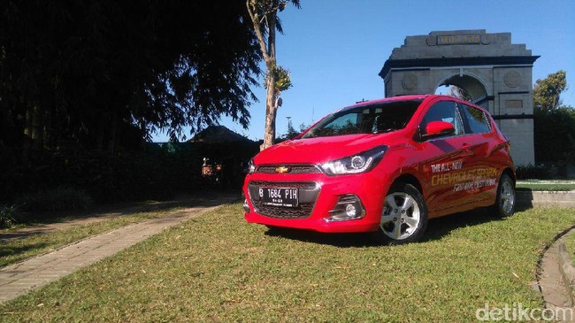 Menguji Performa Mobil Mungil Milik Pabrikan Amerika Menguji Performa Mobil Mungil Milik Pabrikan Amerika