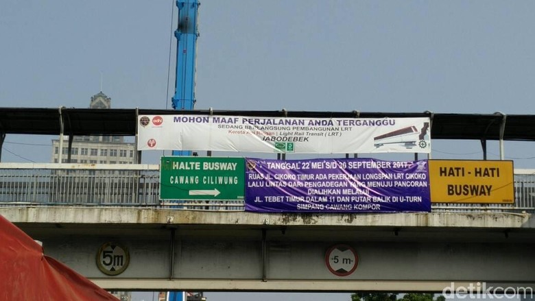 Ada Pembangunan LRT, Lalulintas Kendaraan di MT Haryono Dialihkan Ada Pembangunan LRT, Lalulintas Kendaraan di MT Haryono Dialihkan