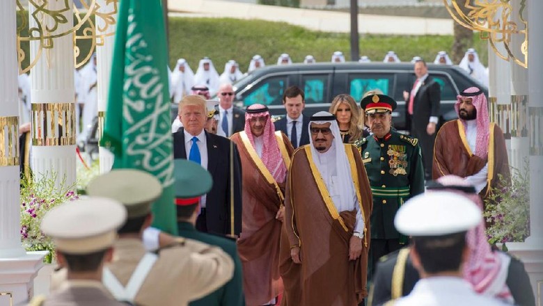 Trump Bertemu Raja Salman, Ada Deal Rp 4.650 Triliun