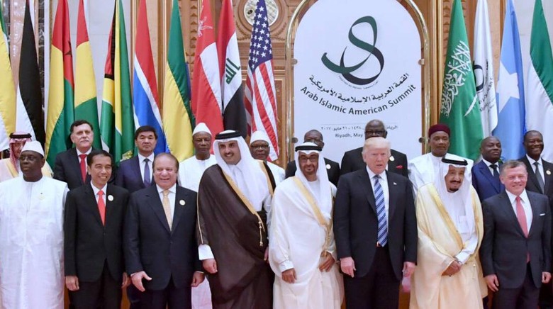 Di Depan Raja Salman dan Trump, Jokowi Bicara Cara Atasi Radikalisme