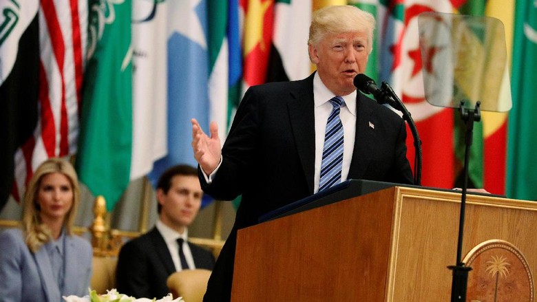 Trump Sebut Opsi Militer untuk Korut Telah Terkunci dan Siap Trump Sebut Opsi Militer untuk Korut Telah Terkunci dan Siap