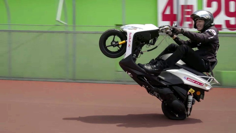Rekor Wheelie Terjauh, Sampai 500 Kilometer Rekor Wheelie Terjauh, Sampai 500 Kilometer