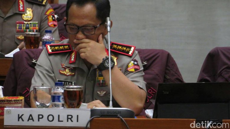 Komisi III DPR Tanyakan Rencana Pensiun Dini Kapolri Komisi III DPR Tanyakan Rencana Pensiun Dini Kapolri