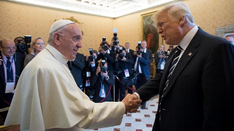 Bertemu Paus Fransiskus, Trump Diminta Jadi Pencetus Perdamaian Bertemu Paus Fransiskus, Trump Diminta Jadi Pencetus Perdamaian