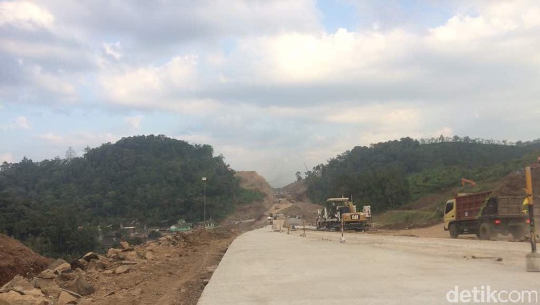 Jalur Tol Batang-Gringsing Dioperasikan Sementara untuk Mudik Jalur Tol Batang-Gringsing Dioperasikan Sementara untuk Mudik