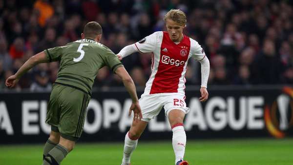 Bosz: Kasper Dolberg Bukan Titisan Ibrahimovic atau Bergkamp Bosz: Kasper Dolberg Bukan Titisan Ibrahimovic atau Bergkamp