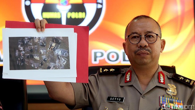 Kasus Saracen, Asma Dewi Ditangkap di Rumah Seorang Polisi Kasus Saracen, Asma Dewi Ditangkap di Rumah Seorang Polisi