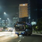 Bus Volvo Jalan-jalan di Jakarta Bus Volvo Jalan-jalan di Jakarta