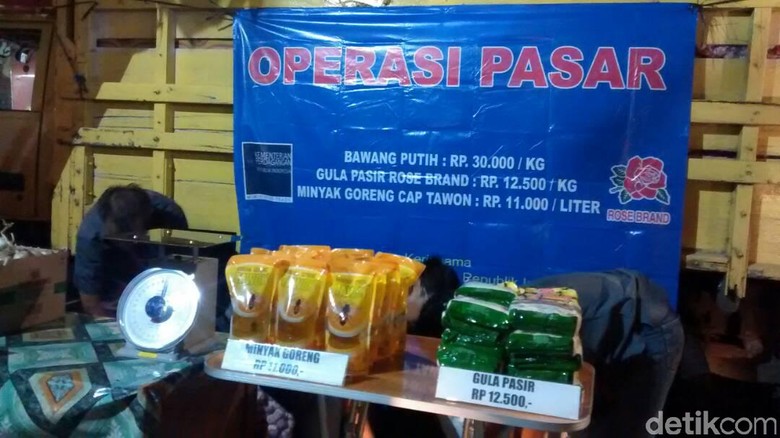 Malam-malam Kemendag Gelar Operasi Pasar Gula Hingga 