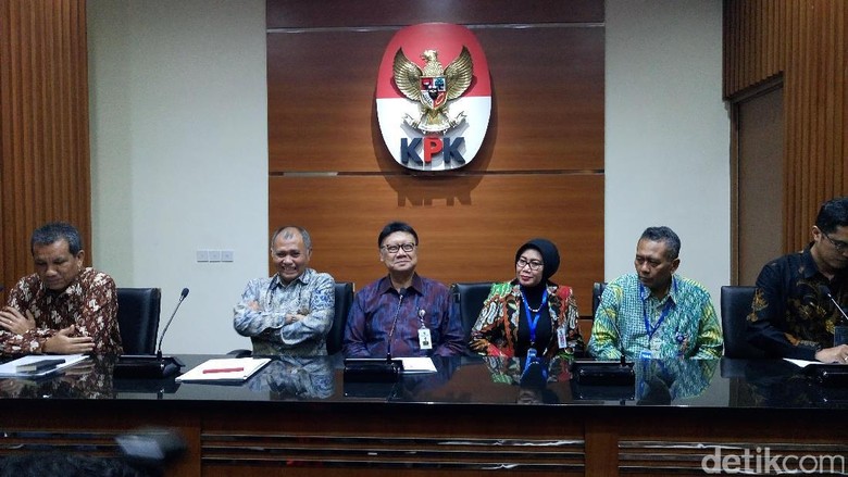Mendagri Minta Pemprov DKI Akomodasi Program Anies-Sandi Mendagri Minta Pemprov DKI Akomodasi Program Anies-Sandi