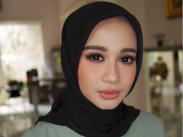 Akan Menikah, Laudya Cynthia Bella Asyik Makan Bareng Engku Emran Akan Menikah, Laudya Cynthia Bella Asyik Makan Bareng Engku Emran