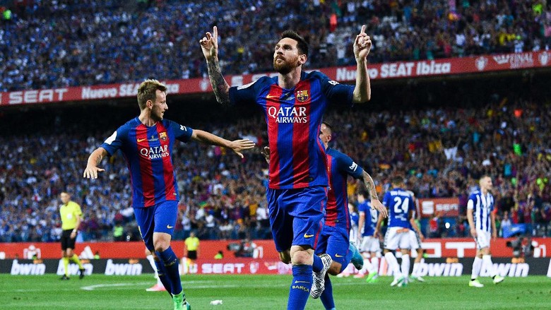 Tulisan Qatar Airways di jersey Barcelona (David Ramos/Getty Images) Tulisan Qatar Airways di jersey Barcelona (David Ramos/Getty Images)