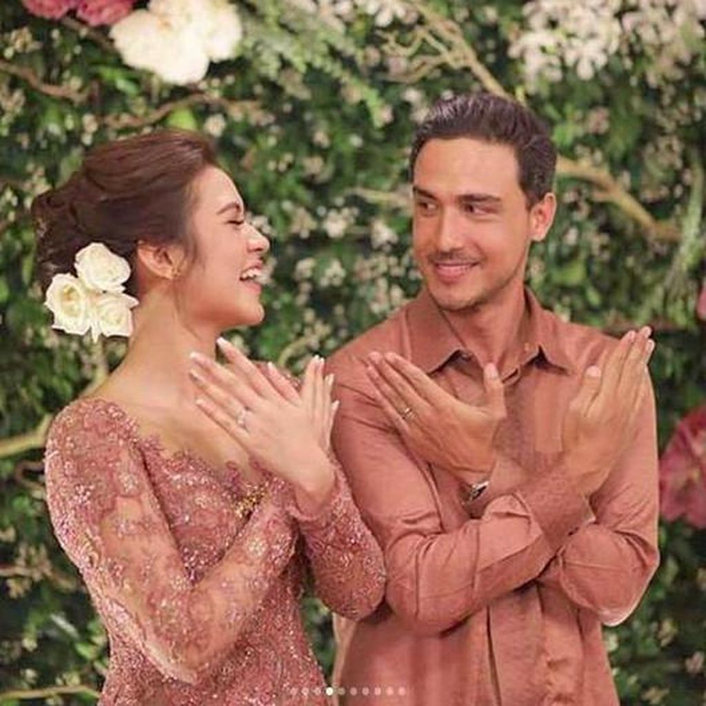 Foto Tunangan Raisa dan Hamish Daud Terpopuler di Instagram Foto Tunangan Raisa dan Hamish Daud Terpopuler di Instagram