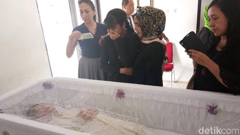 Cerita Sang Asisten tentang Yana Zein yang Pura-pura Sehat Cerita Sang Asisten tentang Yana Zein yang Pura-pura Sehat