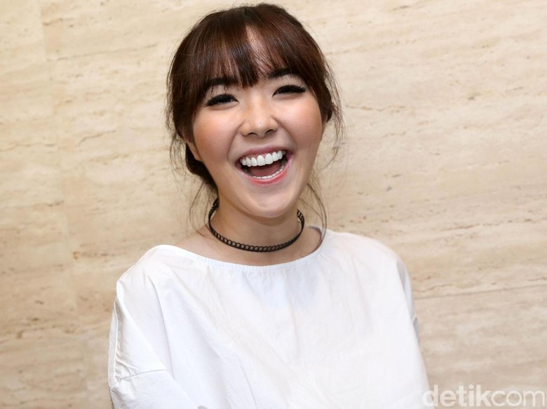 Gisel Tegaskan Tak Tahu Soal Rencana Kabar Pernikahan Maia Estianty Gisel Tegaskan Tak Tahu Soal Rencana Kabar Pernikahan Maia Estianty