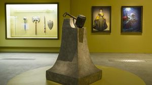 Mau Lihat Palu Thor, Kostum Iron Man atau Motor Captain America?