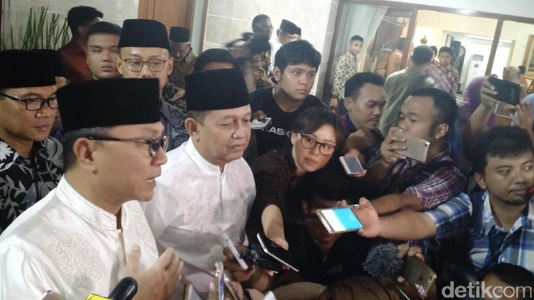 Soetrisno Bachir Jelaskan Asal Duit Rp 600 Juta untuk Amien Rais Soetrisno Bachir Jelaskan Asal Duit Rp 600 Juta untuk Amien Rais