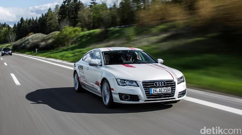 Audi Diperbolehkan Ngetes Mobil Tanpa Sopir di New York Audi Diperbolehkan Ngetes Mobil Tanpa Sopir di New York