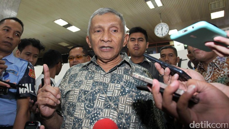 Amien Rais: HTI Dibubarkan, tapi PKI di Depan Mata Dibiarkan Amien Rais: HTI Dibubarkan, tapi PKI di Depan Mata Dibiarkan