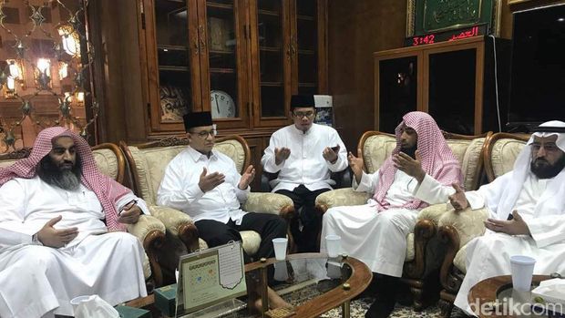 Pergi Umrah, Imam Besar Masjidil Haram Beri Pesan untuk Anies