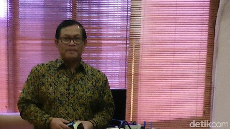 Seskab: Jokowi Ingin Ada Sosialisasi Bela Negara yang Kekinian