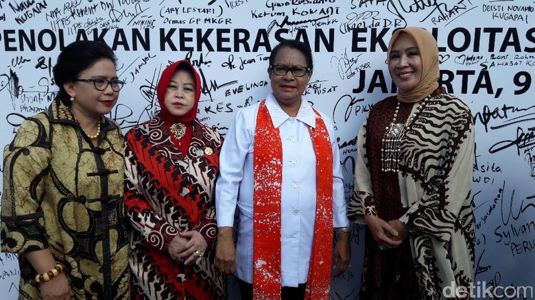 Istri Kapolri Kutuk Persekusi dan Kekerasan Perempuan dan Anak Istri Kapolri Kutuk Persekusi dan Kekerasan Perempuan dan Anak