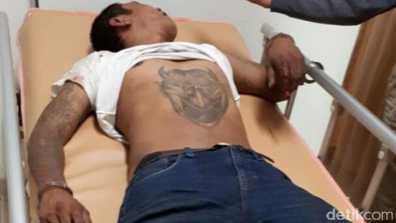 Penjambret Ponsel di Bandung Ditabrak Korbannya dan Dipukuli Warga Penjambret Ponsel di Bandung Ditabrak Korbannya dan Dipukuli Warga