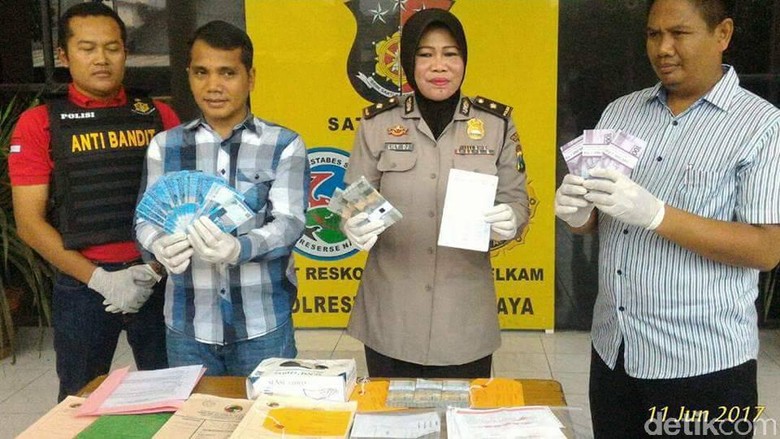 Ini Barang Bukti OTT Pegawai BPN Surabaya 2 Ini Barang Bukti OTT Pegawai BPN Surabaya 2