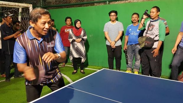 Main Tenis Meja di Dolly, Risma Juga Ditodong Bonek