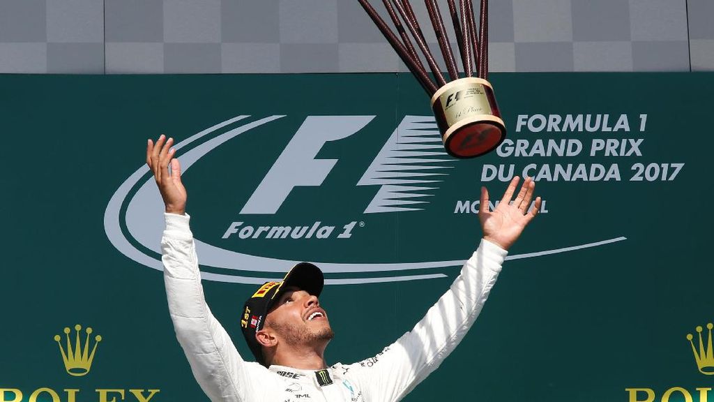 Hamilton Menang, Mercedes Finis 1-2 Hamilton Menang, Mercedes Finis 1-2