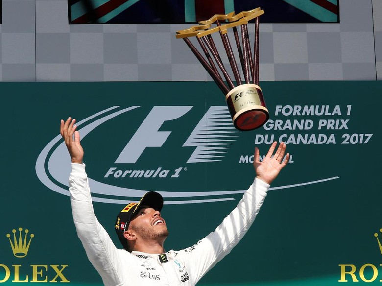 Hamilton Menang, Mercedes Finis 1-2 Hamilton Menang, Mercedes Finis 1-2