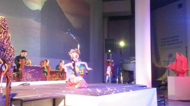 Pertunjukan tari Bali (KBRI Moskow)