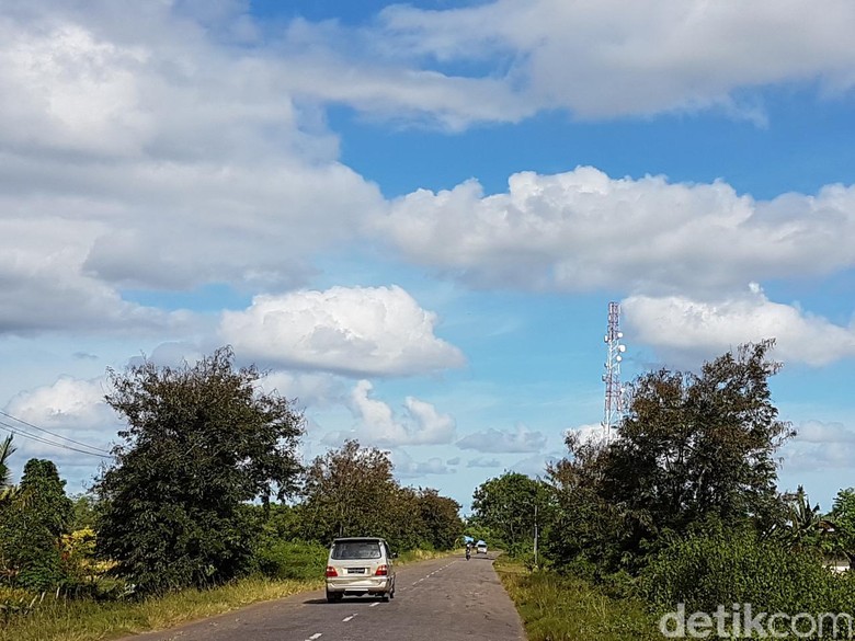 Suara dari Pelosok Merauke: Tolong Perbaiki Jalan, Alirkan Listrik 24 Jam Suara dari Pelosok Merauke: Tolong Perbaiki Jalan, Alirkan Listrik 24 Jam