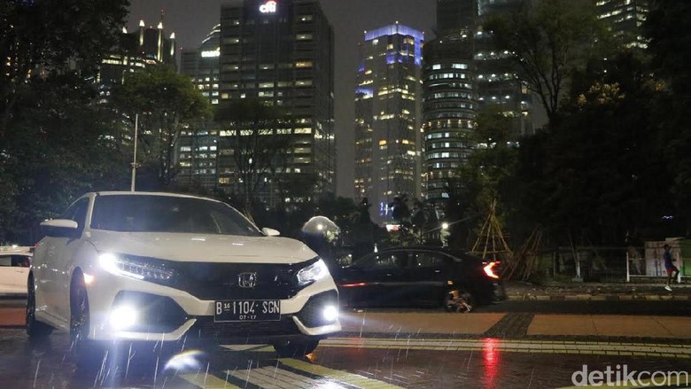 Sensasi Honda Civic Tanpa Buntut Sensasi Honda Civic Tanpa Buntut