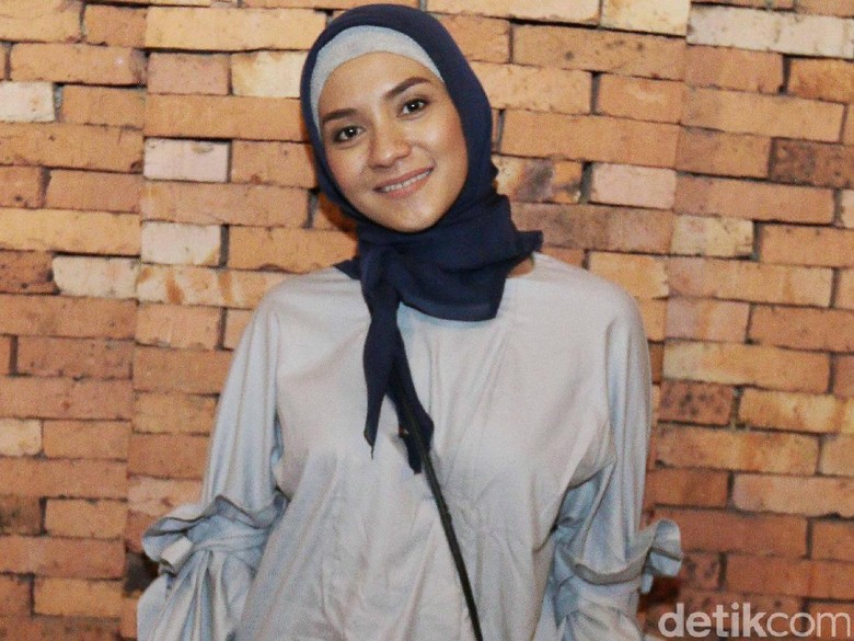 Baru Sembilan Bulan Melahirkan, Enno Lerian Hamil Lagi Baru Sembilan Bulan Melahirkan, Enno Lerian Hamil Lagi